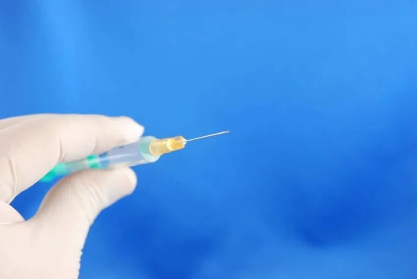 Wszczepienie implantu. Ból podczas zabiegu.