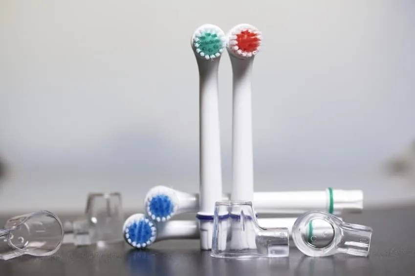 Szczoteczka elektryczna. Szczoteczka ORAL B GENIUS